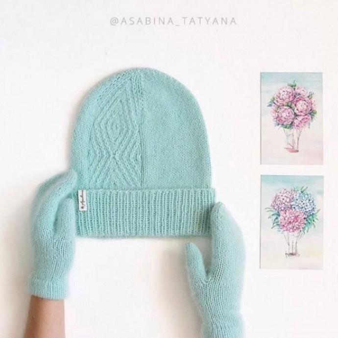 Шапочка с асимметричным узором