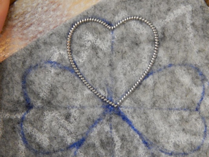 Создание броши "Клевер" из бисера: мастер-класс, часть 2