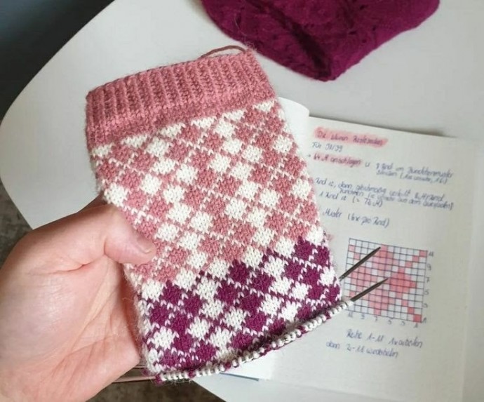 Красивый жаккардовый узор спицами Красивый жаккардовый узор спицами