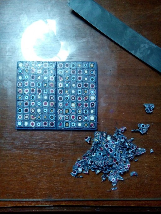 Создаем стильные серьги из полимерной глины с квадратными узорами: часть 1