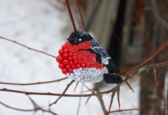 Снегири-броши: мастер-класс