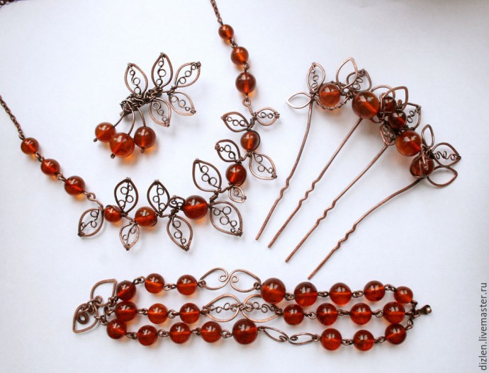 ​Делаем украшение из старых бус "Осенние листочки": часть 2