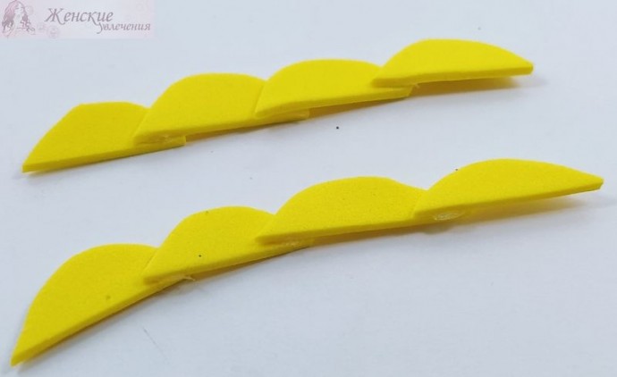 Очаровательные маленькие розочки из обрезков фоамирана