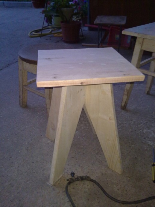 Очень простая табуретка Очень простая табуретка