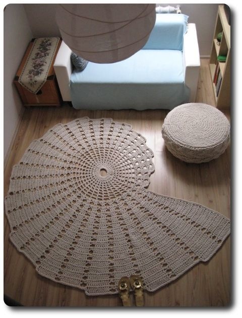 ​Оригинальный ковер в виде спирали