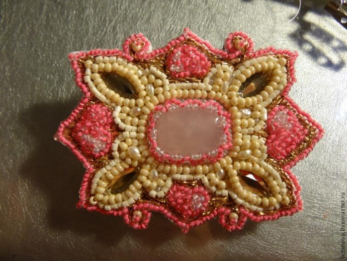 ​Брошь из бисера и лент: часть 4