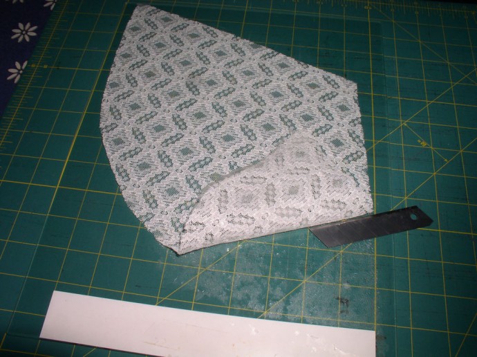 Как сшить ажурные ёлочки из кружева