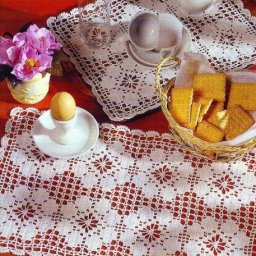 Дорожка и салфетка филейным вязанием крючком