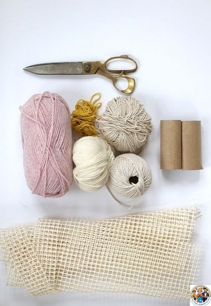 Пушистый мягкий коврик из помпонов