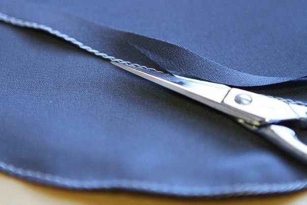 Техника обработки подола на легкой ткани