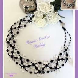 ​Чёрно-белые колье