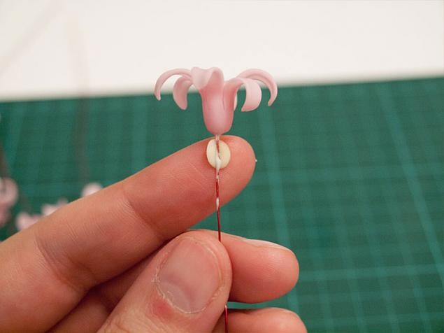 Гиацинт из холодного фарфора: подробный мастер-класс для начинающих, часть 4