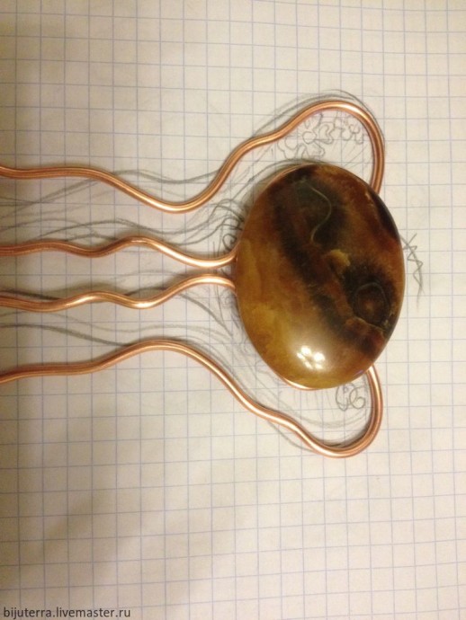 ​Изготавливаем украшение для волос: медный гребень с симбирцитом, часть 1