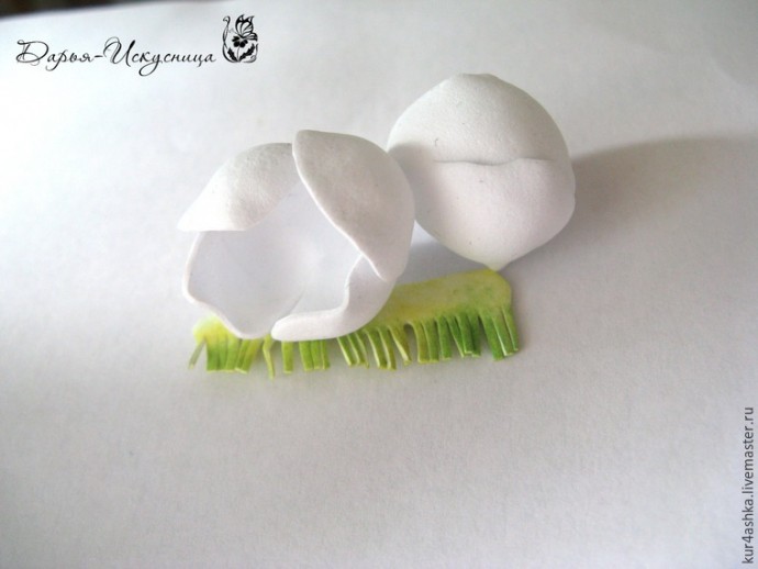 Декорируем свечу для семейного очага с цветами из фоамирана: часть 2