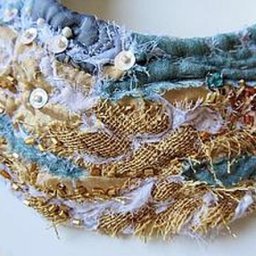 Делаем текстильное колье в технике крейзи: часть 2