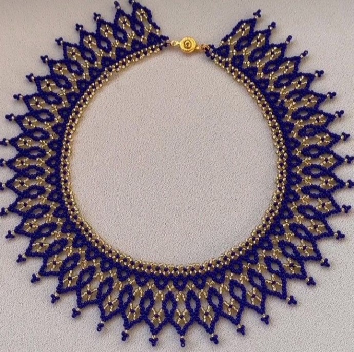 ​Шикарное колье из бисера