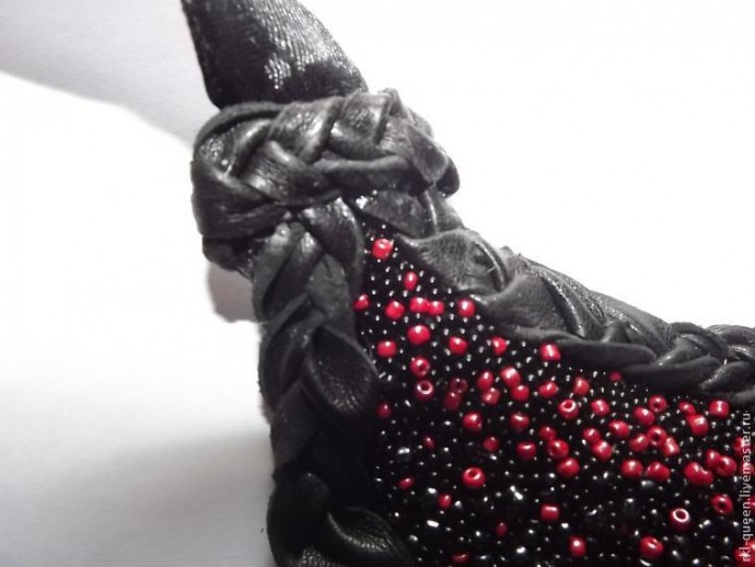 ​Создаем вышитое бисером колье "Воротничок" с элементами кожи: часть 3