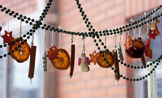 ​Гирлянды из засушенных фруктов