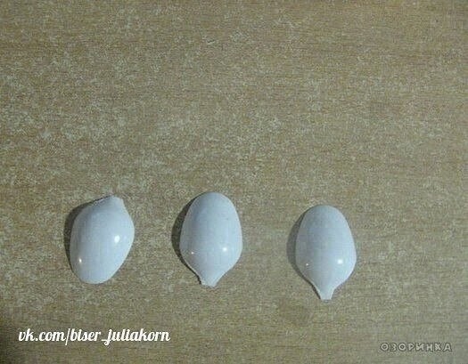 ​Мастерим кувшинки для садового пруда