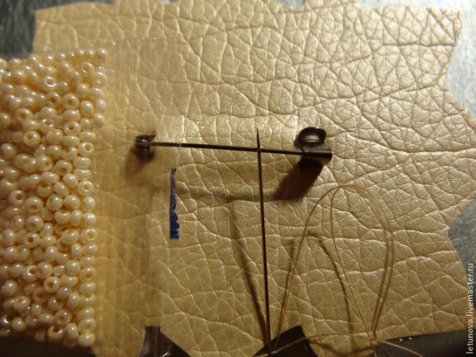 ​Брошь из бисера и лент: часть 4