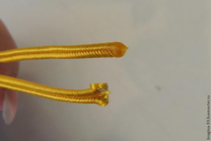 ​Красно-желтый кулон из сутажа: часть 1