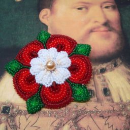 Вышиваем бисером брошь "Роза Тюдоров": часть 2