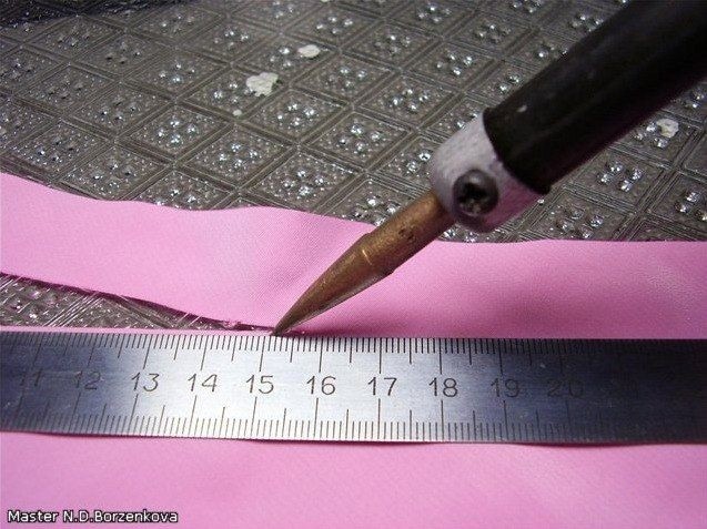 Милая розочка из плотного шелка Милая розочка из плотного шелка