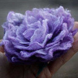 Мокрое валяние: цельноваляный пион, часть 3