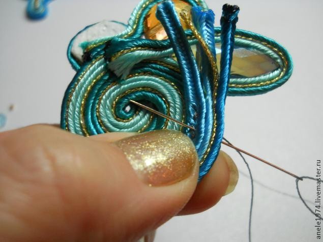 ​Мастер-класс по созданию сутажного кулона "Весенний букетик": часть 3