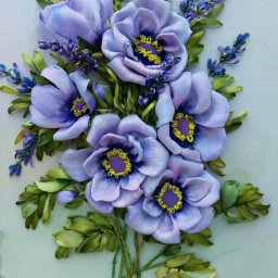 ​Вышитые объёмные цветочки из атласных лент