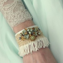 ​Браслеты из ткани и кружева