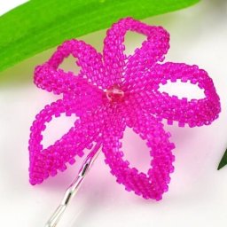 Цветочные украшения из бисера