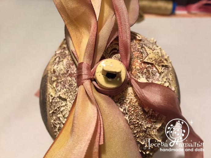 Декорирование винтажного ёлочного шара "Зимняя сказка" в смешанной технике: часть 5