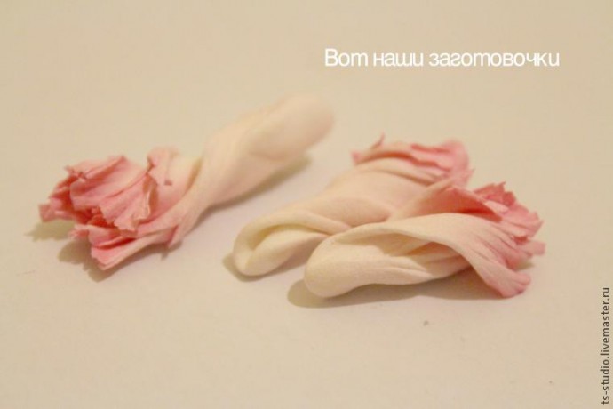 Изготовление гвоздики из пластичной замши: часть 1