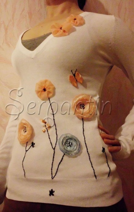 Декорирование джемпера цветами и лентами Декорирование джемпера цветами и лентами