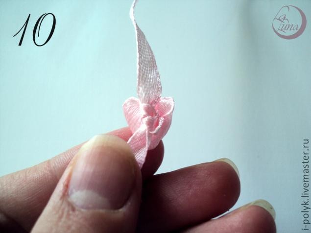 Крошечные розочки из атласных лент: часть 2 Крошечные розочки из атласных лент: часть 2