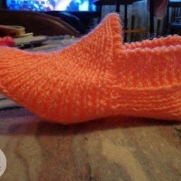 Вяжем следочки-тапочки спицами