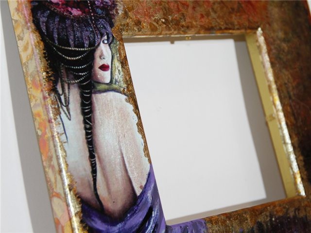 Декорируем рамки для зеркала поталью