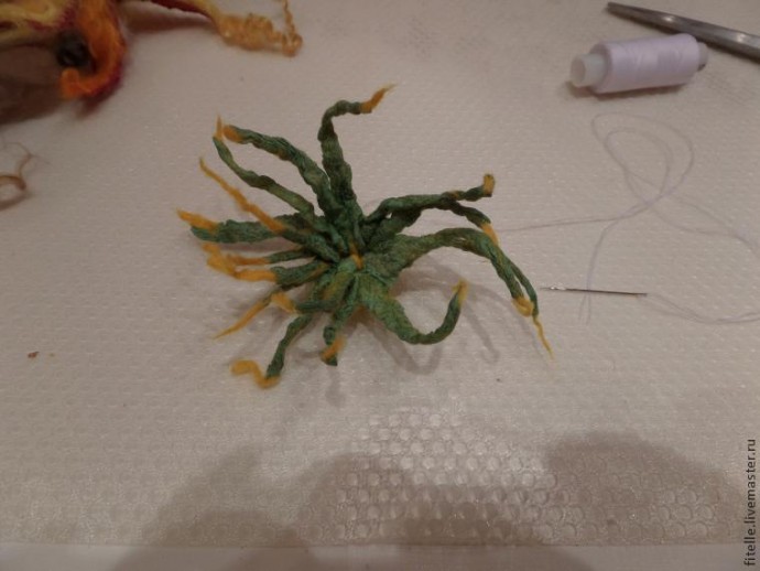 Брошь "Царица осени багряной"