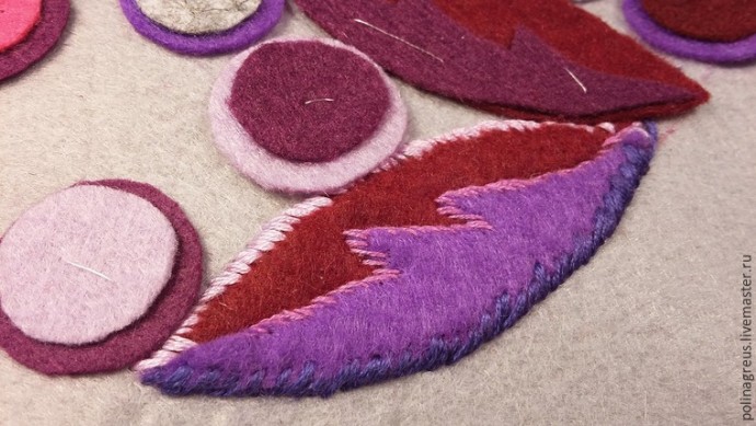 Этюд в малиновых тонах: фетровое колье