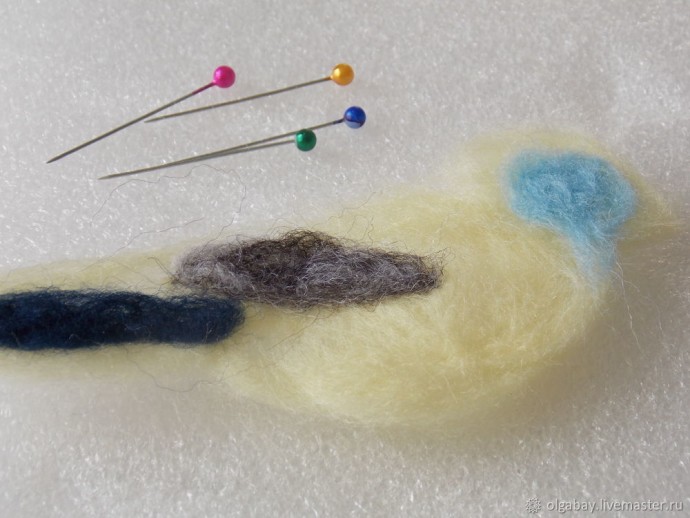 Делаем брошь "Синичка" из войлока и бисера: часть 1