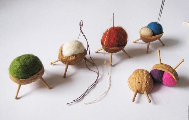 ​Игольница из грецкого ореха