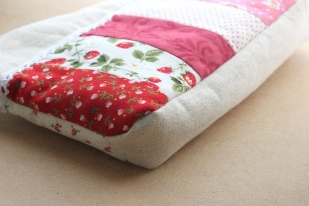 Яркая косметичка