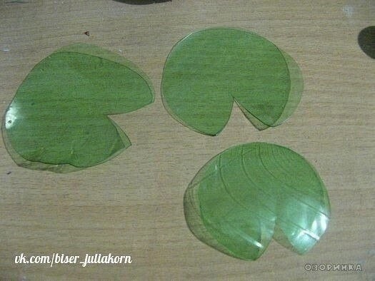 ​Мастерим кувшинки для садового пруда