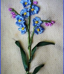 Вышиваем незабудку лентами