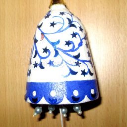 ​Ёлочная игрушка колокольчик из опилок: часть 2