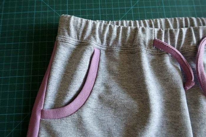 ​Карманы в трикотажных брюках, шортах или в юбках