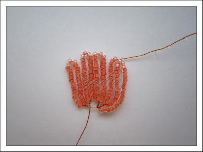 Создаем куст роз из бисера: часть 2