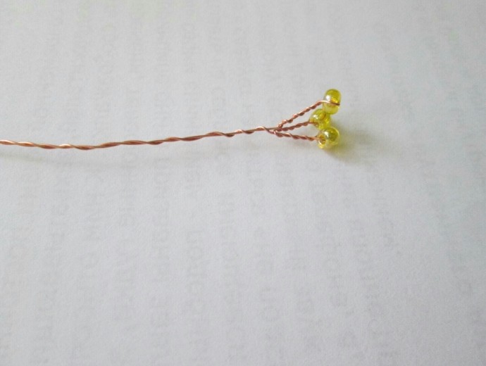 Цветочки из бисера