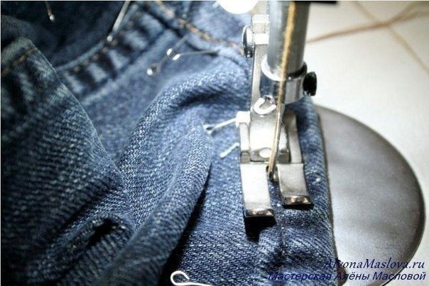 Как укоротить джинсы сохранив потертый край